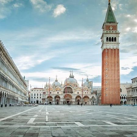 2 Min Da Piazza San Marco L-Home Venesia Bagian luar foto